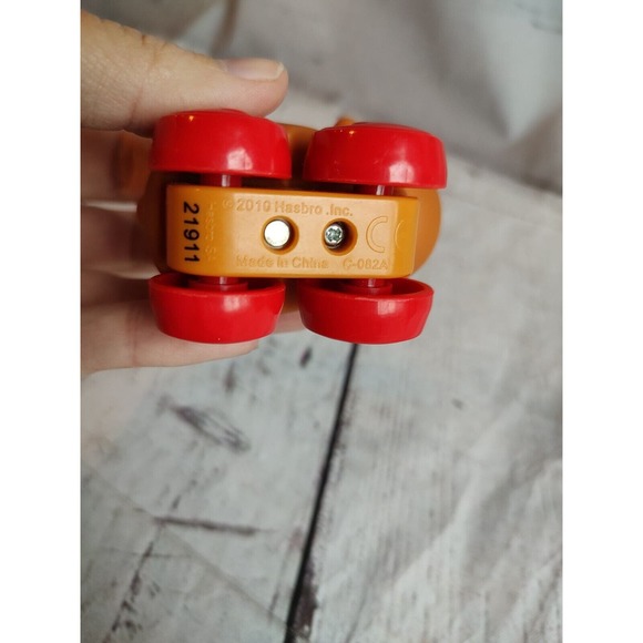 Playskool Reindeer 2019 Hasbro Toy On Wheels Car - Picture 4 of 4